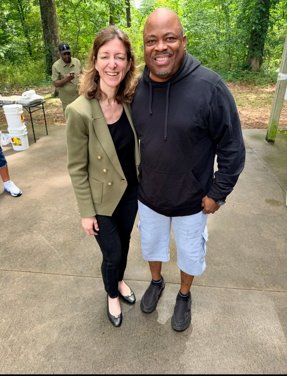 Elaine Luria tweet media