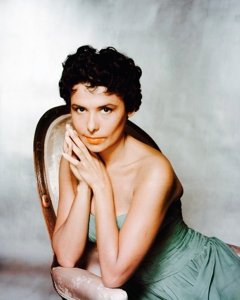 GkhanYa22646543's tweet photo. Lena Horne 
by Philippe Halsman
1954 https://t.co/XfLC0NAMjo