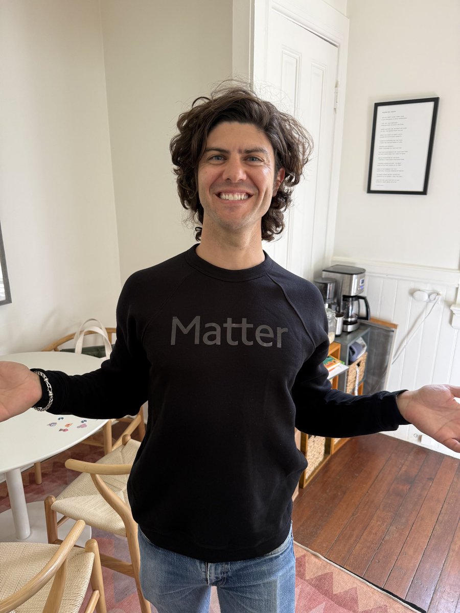 benspringwater's tweet photo. Have a bunch of limited edition black on black sweatshirts I want to give to @matter users! If you’re in SF and want one, reply to claim your size. You can swing by or send an uber courier. I’m by Alamo Sq, will dm my address. https://t.co/JVui6RQexL