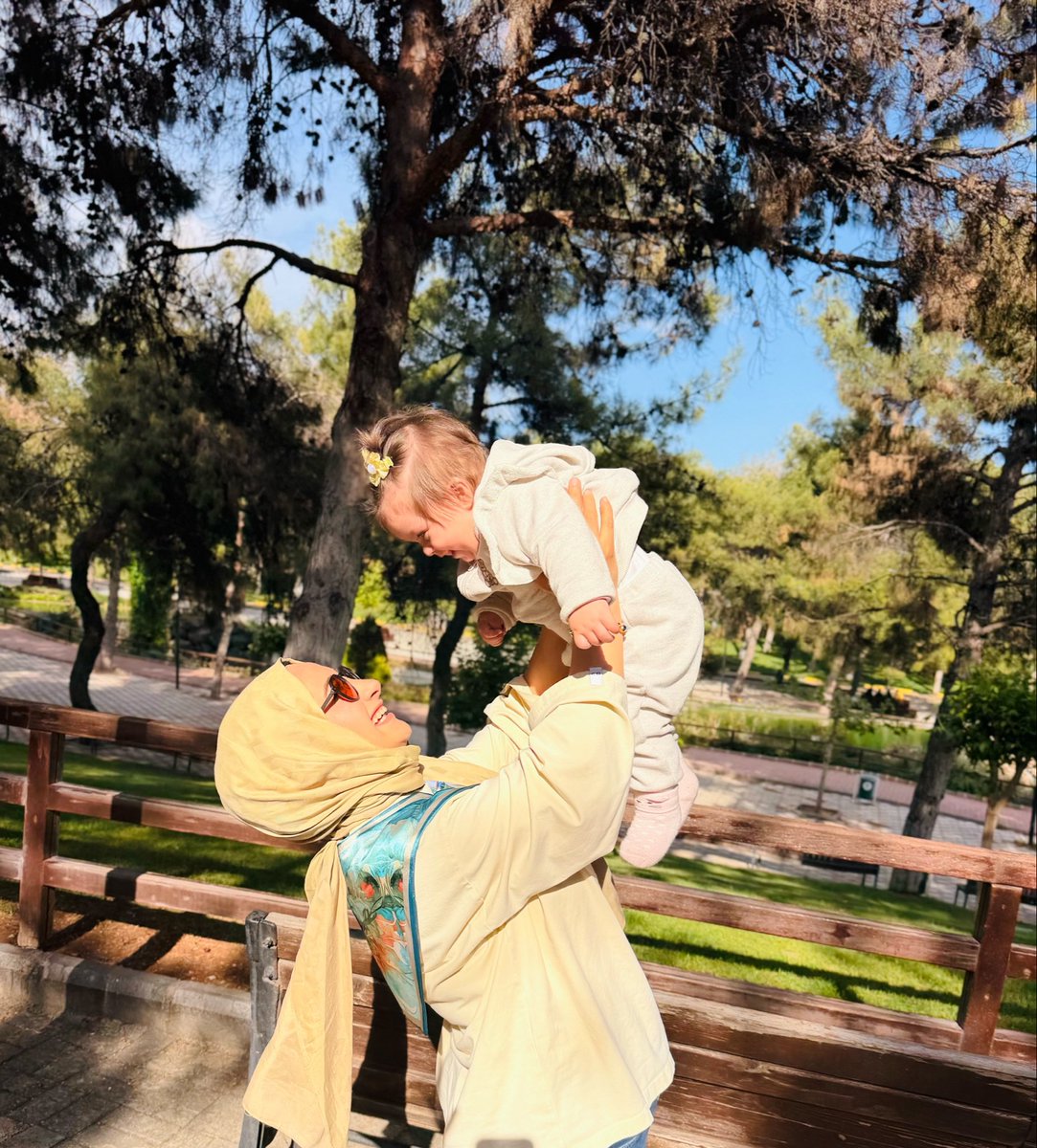 zeynepbese's tweet photo. En iyi ünvanım; “Teyze” https://t.co/ooFHb2etq2
