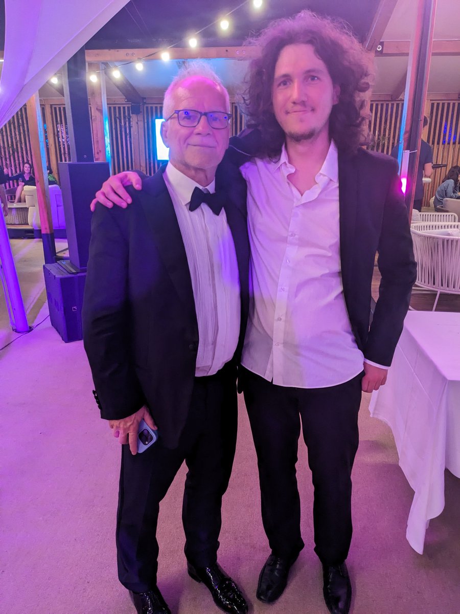 Robin in Cannes ✨ tweet media