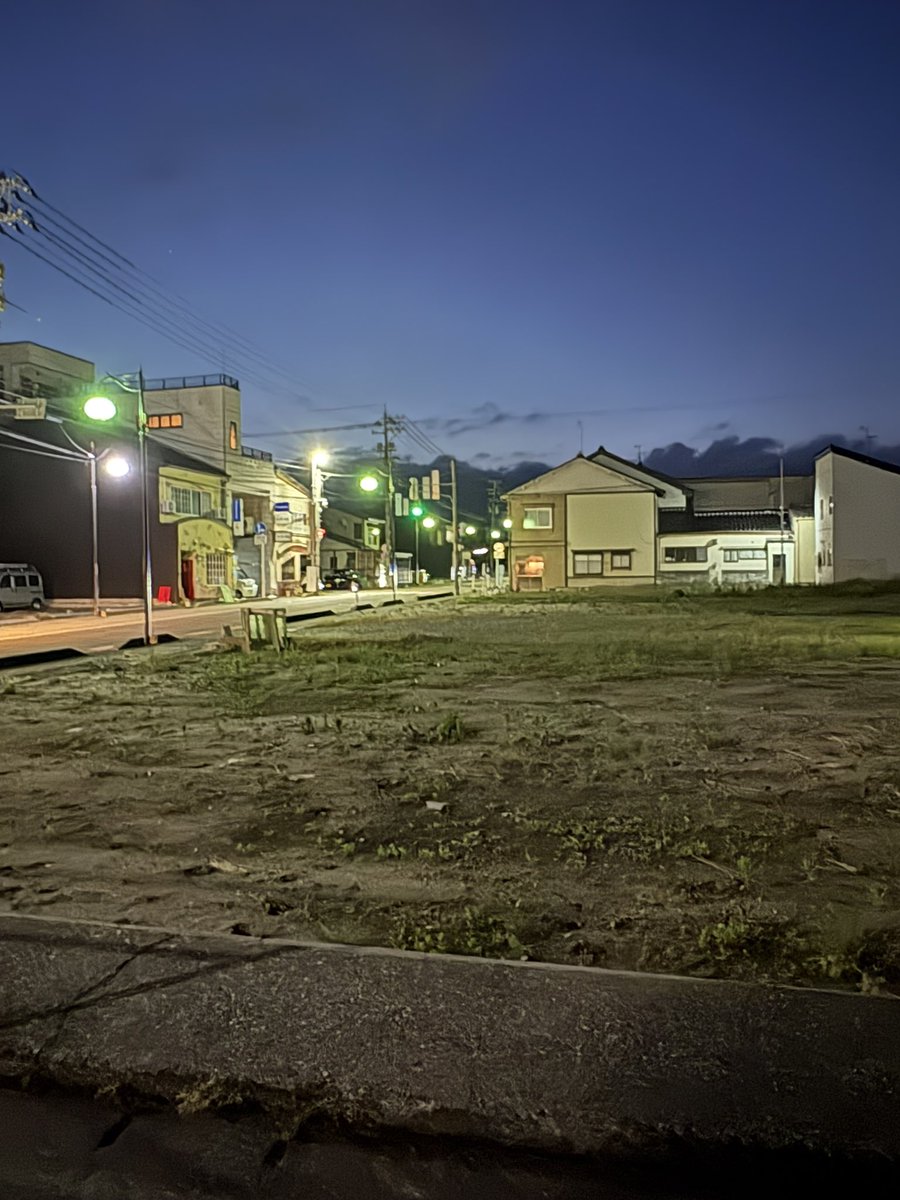 KunitakeOkada's tweet photo. 氷見の夜 https://t.co/PnVOYU6Gcm
