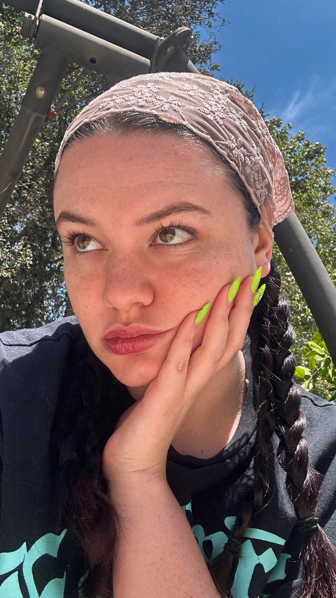 srirachaave's tweet photo. making a new tag cause everyday is femme day  #femmesunday https://t.co/cCiruIQ0M6