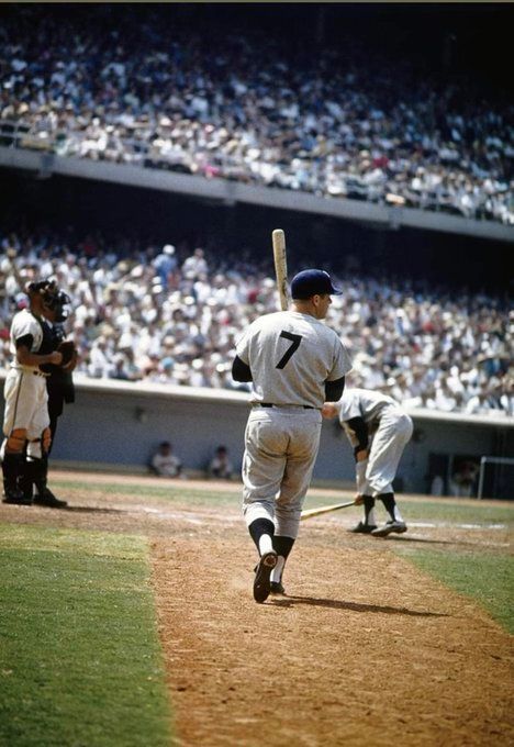 baseballinpix's tweet photo. Mickey Mantle strolling to the plate. 75% of his at-bats were from the left side, hitting .281 as a lefty and .330 as a righty. https://t.co/Xv0dbOFvsM