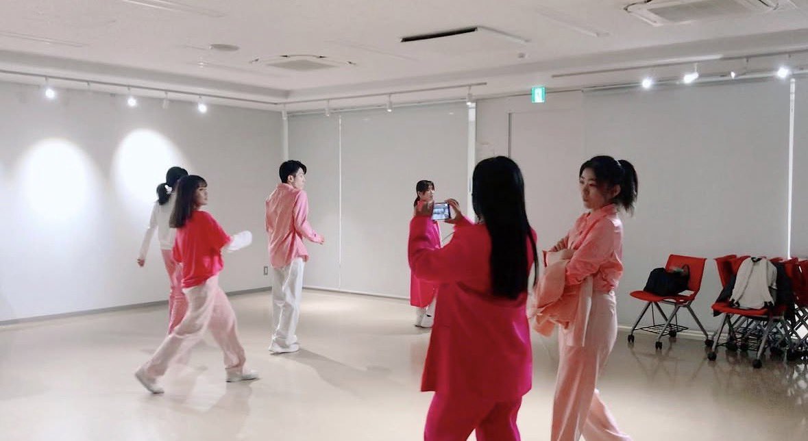 ariari_LOTUS's tweet photo. 懐かしい‼️
ピンクスーツ

また衣装で着る事あるのかなぁw https://t.co/PowJbTOWcR
