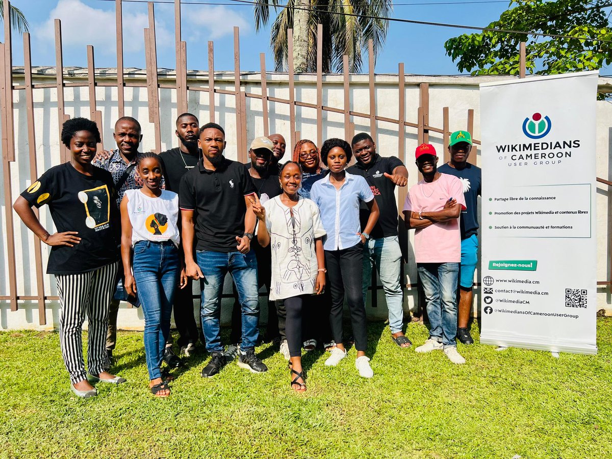 WikimediaCM's tweet photo. Un atelier très riche ce samedi 23 mai à #Daoula. Les bénévoles ont reçu la visite surprise de la coordinatrice du pôle Centre. Dans une belle ambiance, les contributeurs ont travaillé sur le mois de #littératurecamerounaise. https://t.co/V2peUD7Zfd