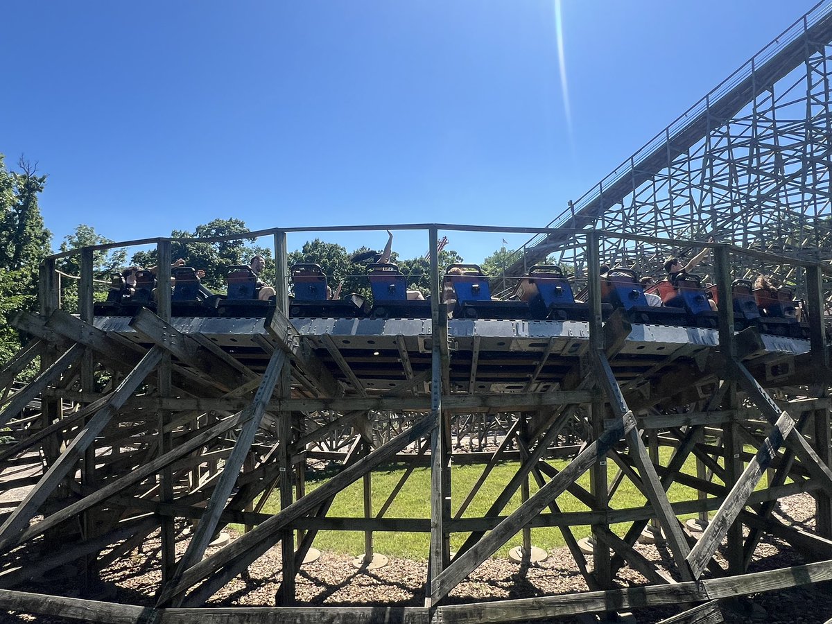 MidwestInfoGuide 🎢 tweet media
