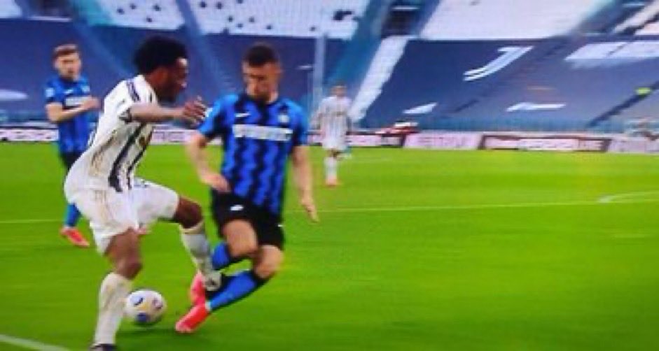 e_menomale's tweet photo. @DeadpoorJuve Chi di Champions ferisce di Champions perisce.. pisciooooó https://t.co/mzkkNeFan0