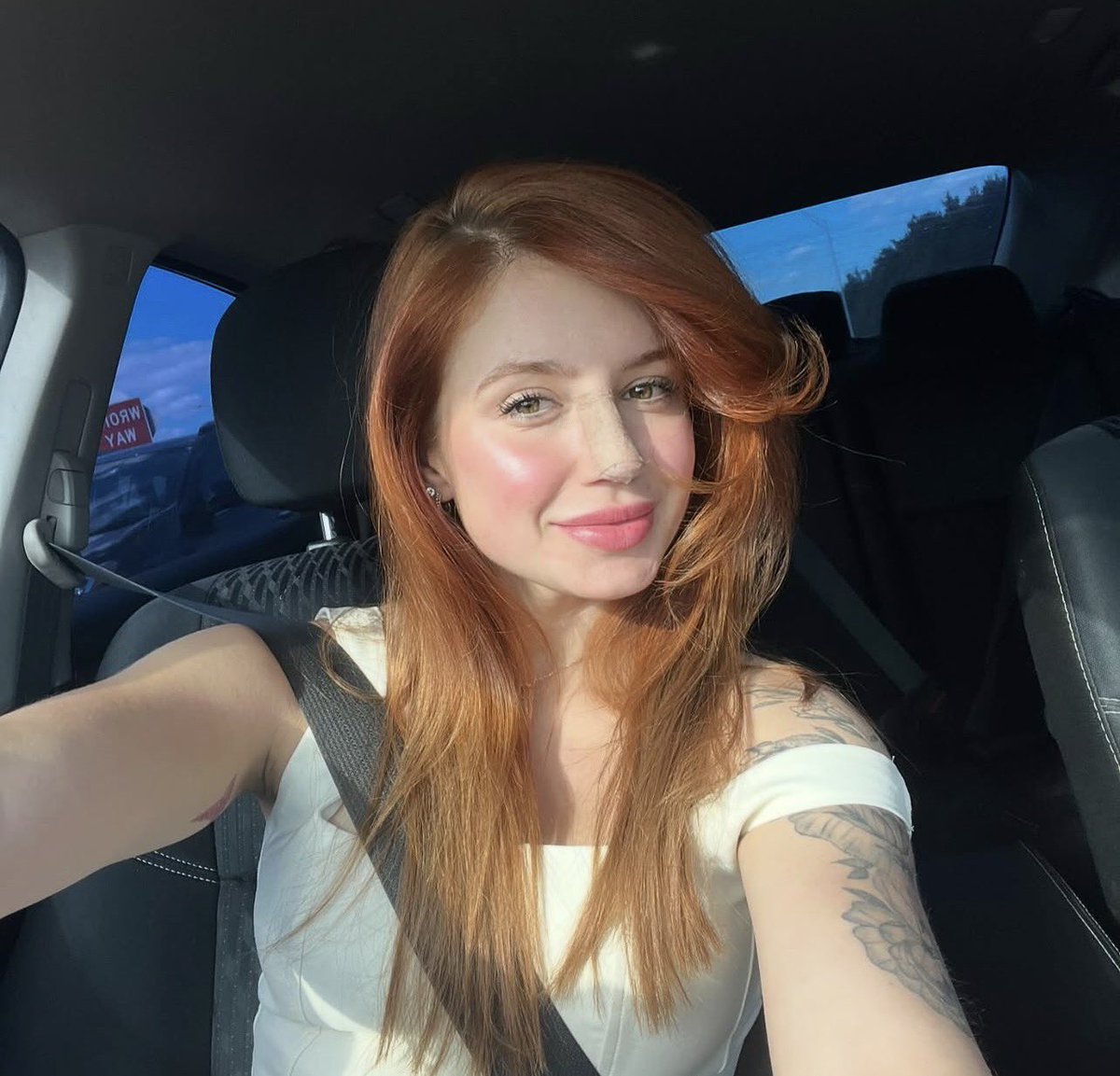 thaydancini443's tweet photo. Hi 👋 🥰🥰 https://t.co/HToAoyCrHi