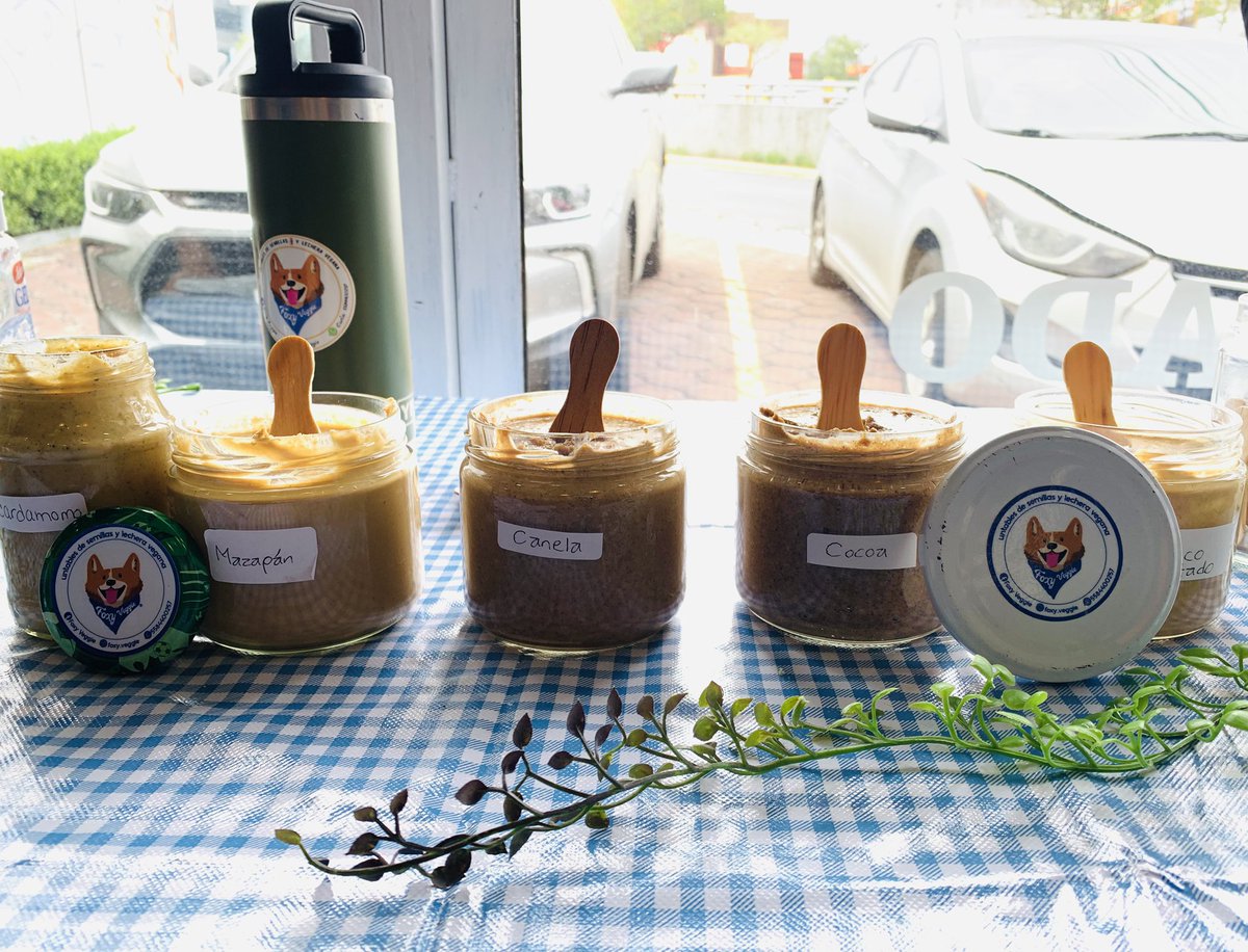MexicoVeg's tweet photo. Las cremas de cacahuate 🥜 artesanales de @foxy.veggie en @veganomarket.mx … están bien sabrosas!
Varios sabores: Cúrcuma, Mazapán, Canela, Cocoa, Coco… 
Sin azúcar y sin aceites añadidos.
Re buenas! 👌🏾 😀 
#cremadecacahuatesinazúcar #cremadecacahuate #veganos #antiespecismo https://t.co/z6O3jQcP5T