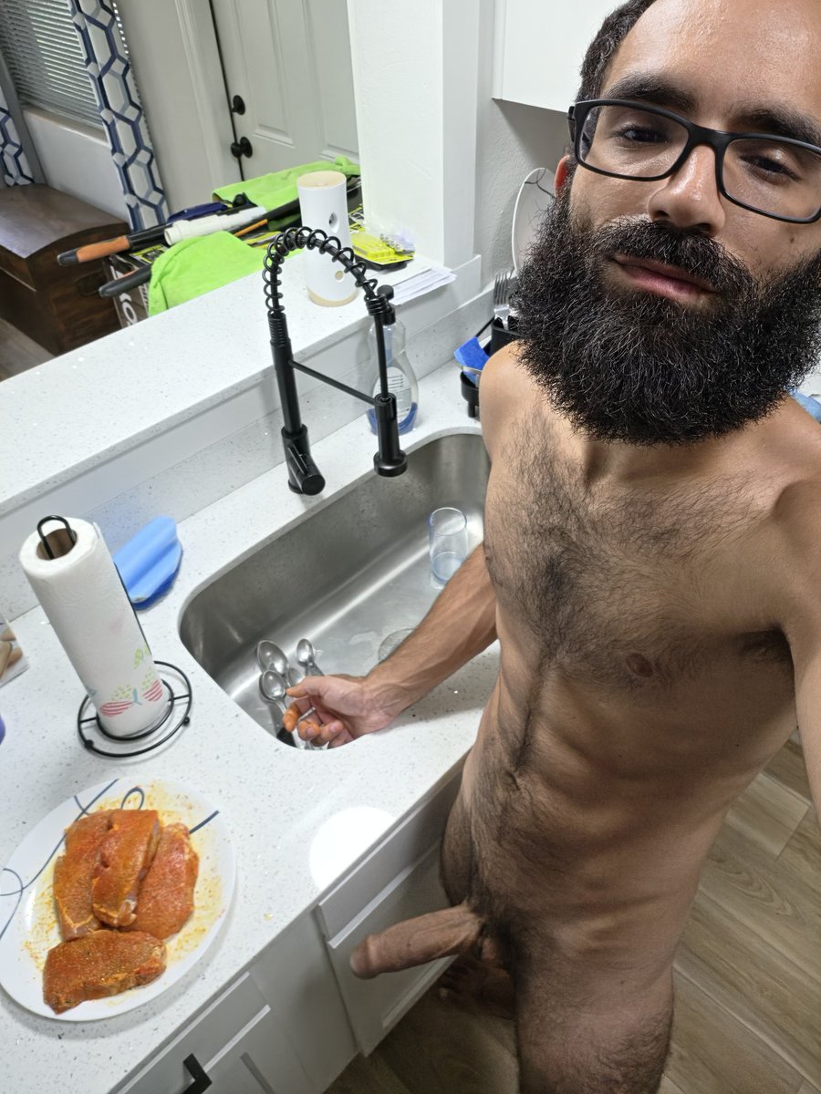 Jose_NumenezX's tweet photo. Two meat options on the menu today 😈😈 https://t.co/udcQvkTq4n