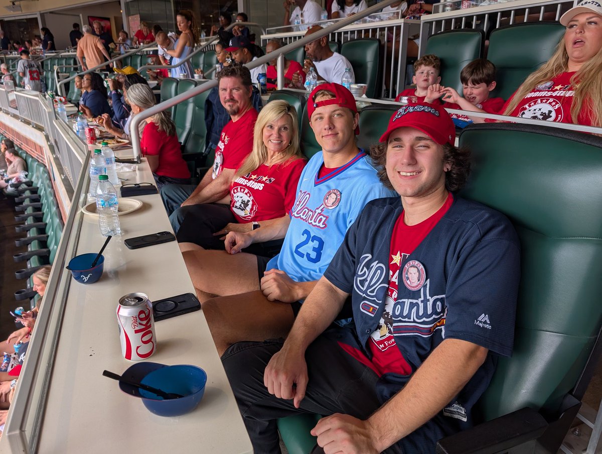 teams4taps tweet media