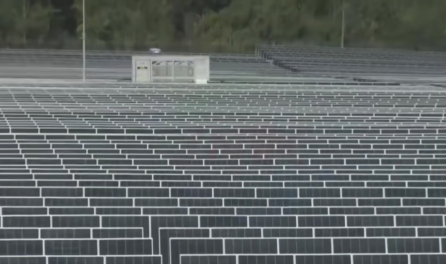 ny_emman's tweet photo. Zambia inaugurated the 136 MW Itimpi Phase II Solar Project in Kitwe, developed by Copperbelt Energy Corporation Plc &amp; powered by Sungrow Power Supply Co. The project cost a total of US $125.8 million and its construction took 14 months to complete. https://t.co/yvphNnBOyy