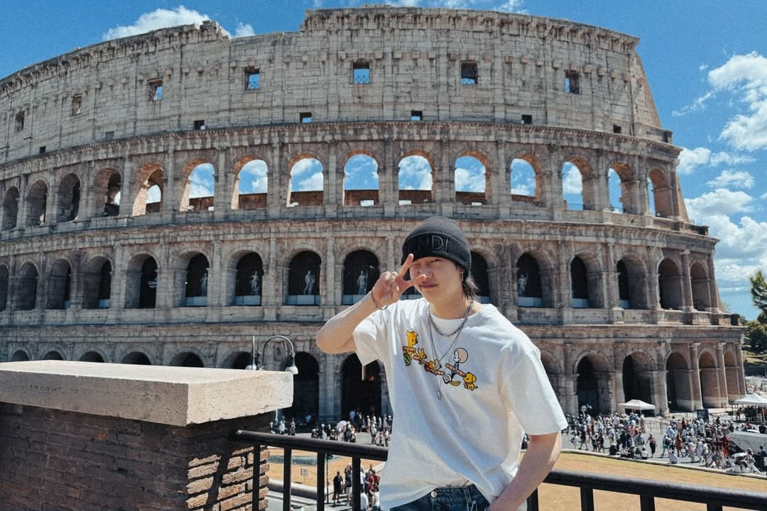 chansmettila's tweet photo. core de sta città
(bang chan sappi che mentre scrivevi su bubble stavo in giro per roma)
#StaySelcaDay #SSD #StrayKids #STAY #BangChan #방찬 https://t.co/QarKjSl5rj