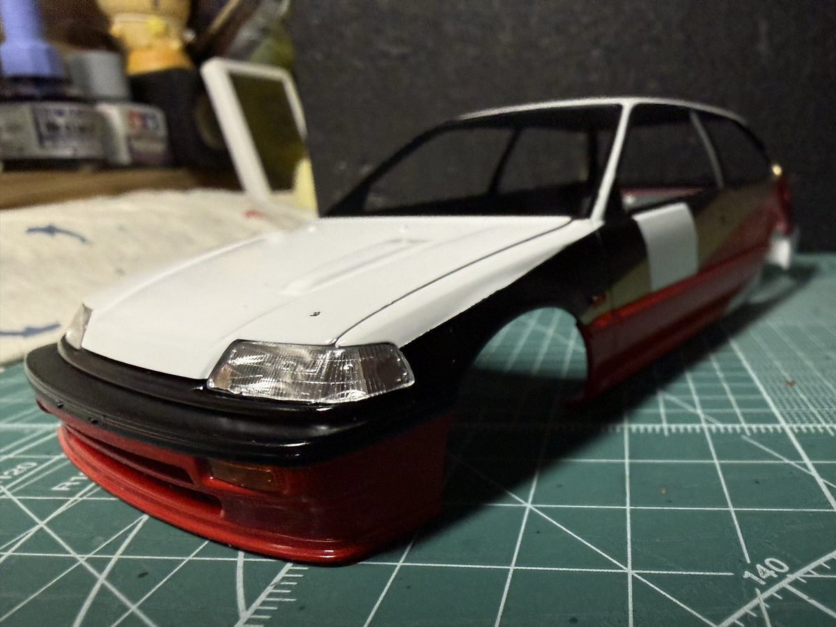 kiyobinbo_1971's tweet photo. #All_That_Competition_Car2026
#ハセガワ #ホンダ 無限MOTUL #シビック #EF3 '88
ライトとバンパー取り付け
これでクリアーをスプレーしても良いかな😃 https://t.co/FOWeiPVthc