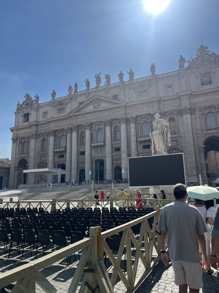 pablitodall's tweet photo. @MakinaAzulMx una desde la misa del vaticano mi makina, hoy levantamos la 10 https://t.co/XPJjSW7ZqO