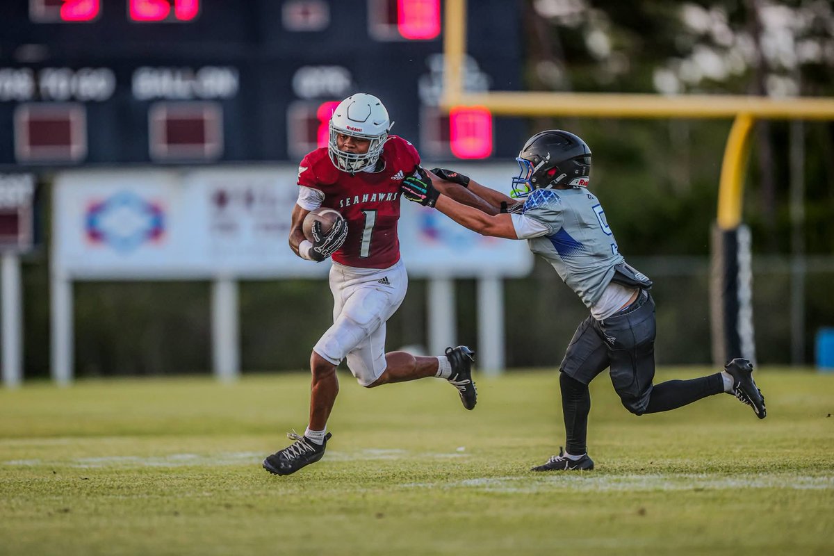 sadiqjones08's tweet photo. A goal for this senior season.

❌ No opponent by themselves is bringing me down. YAC 🏈 https://t.co/vIaM2H40M5