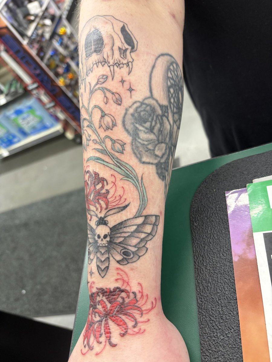 Hellsqueen26's tweet photo. Sleeve progress 🥰🥰 https://t.co/kLOV5mI84w