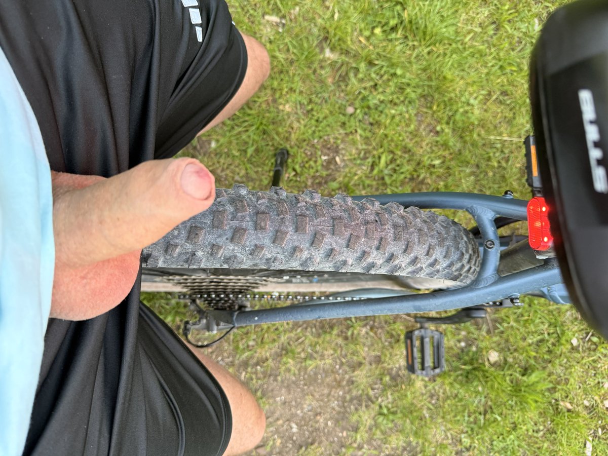sukrfun's tweet photo. Herrliches Fahrrad Wetter 🍆 https://t.co/kgJdcvyUeF