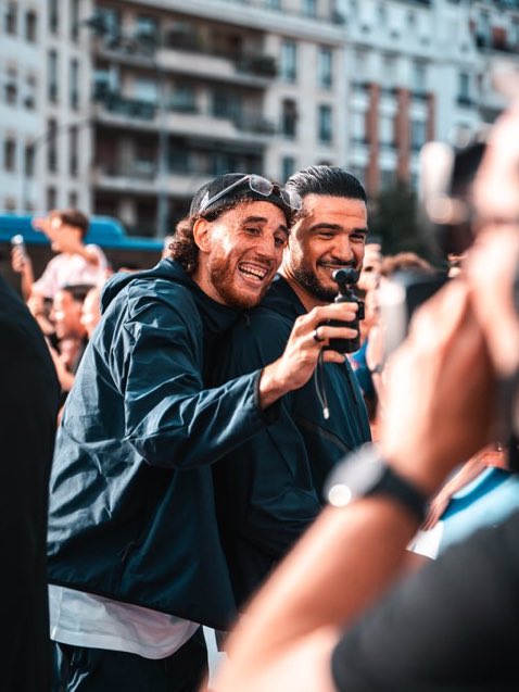 lou🦇 tweet media