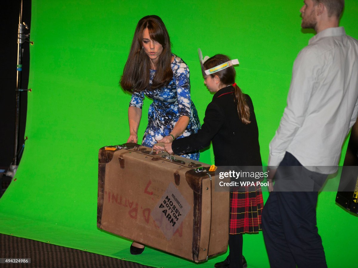 RobinLKing3rd's tweet photo. #PrincessOfWales #Fashion #Catherine #Charity #ChildrensPrincess October 26, 2015 in London, United Kingdom. Every ones having a great Laugh #Harry & #Catherine in 'welly wanging', with children and representatives from charities and Aardman Animations
Do you like it ? https://t.co/Zm3zz8jZrN