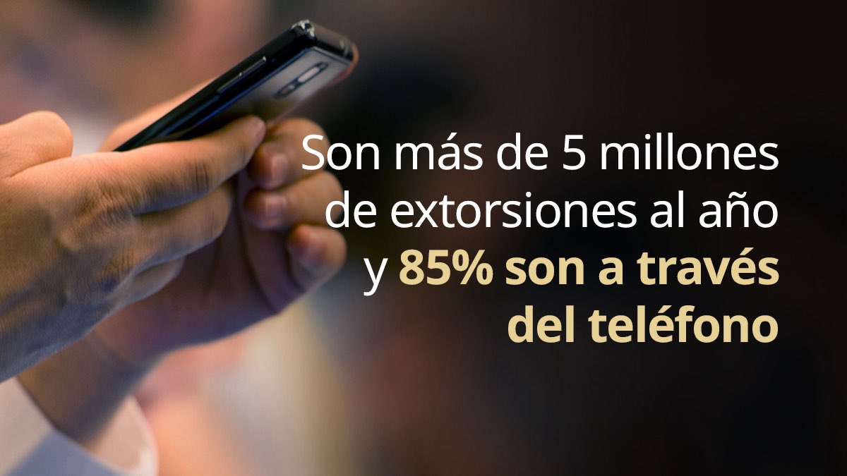 CRTGobMX's tweet photo. En México, 8 de cada 10 extorsiones se realizan vía telefónica. 📲
Una de las principales razones para registrar tu línea celular y ayudar a combatir el anonimato. 📵

¡Qué esperas para registrar tu número!
Tienes hasta el 30 de junio 
👉https://t.co/m8O2BOfxRm 

#YoSíRegistro #CRT #Telecomunicaciones