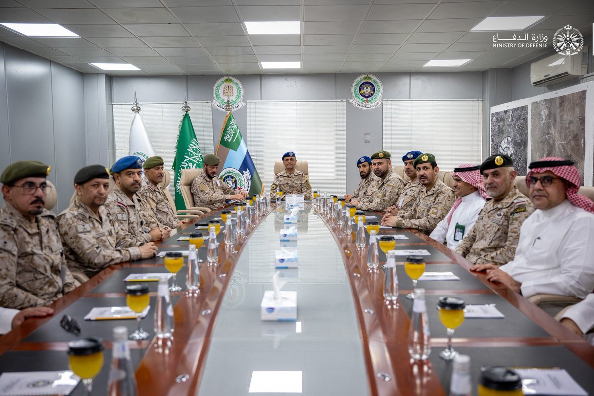 modgovksa's tweet photo. نيابةً عن معالي رئيس هيئة الأركان العامة الفريق الأول الركن فياض الرويلي، مدير الأركان المشتركة للقوات المسلحة اللواء الطيار الركن حامد العمري، يقف على جاهزية وحدات القوات المسلحة المشاركة في حج عام 1447هـ.

#حياكم_الله
#وزارة_الدفاع 

https://t.co/ijzdyvsd2L https://t.co/ET05GCtlVD