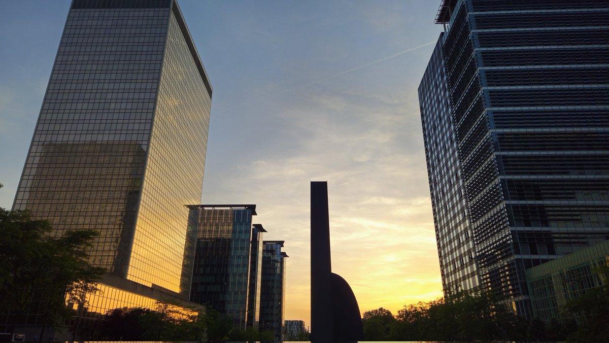 _T4N3's tweet photo. Today's sunset https://t.co/3QiT5mEtam
