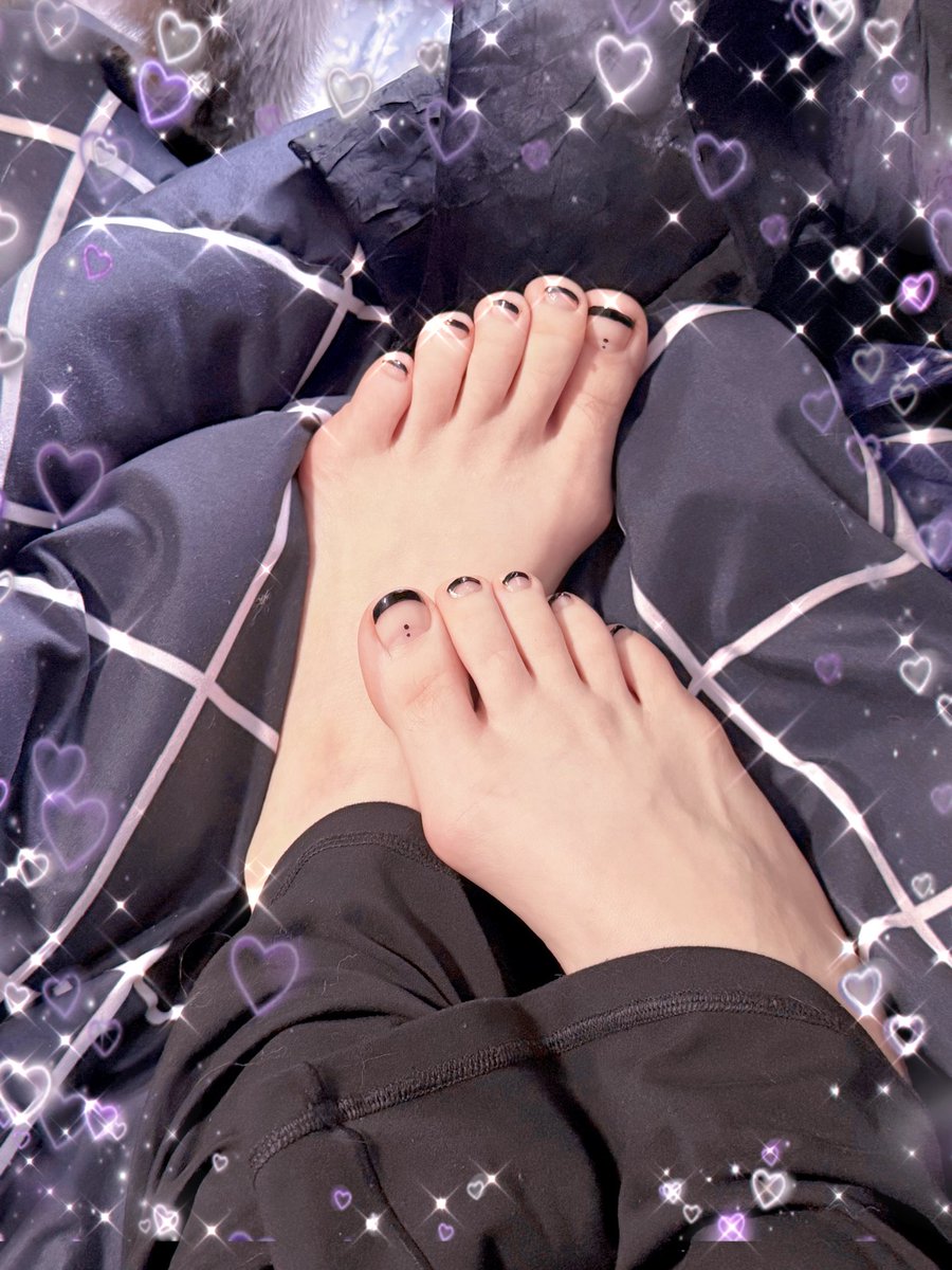 cha0srabbit's tweet photo. need more feetsluts in my dms. yall r cute lol https://t.co/HLffBao7zJ