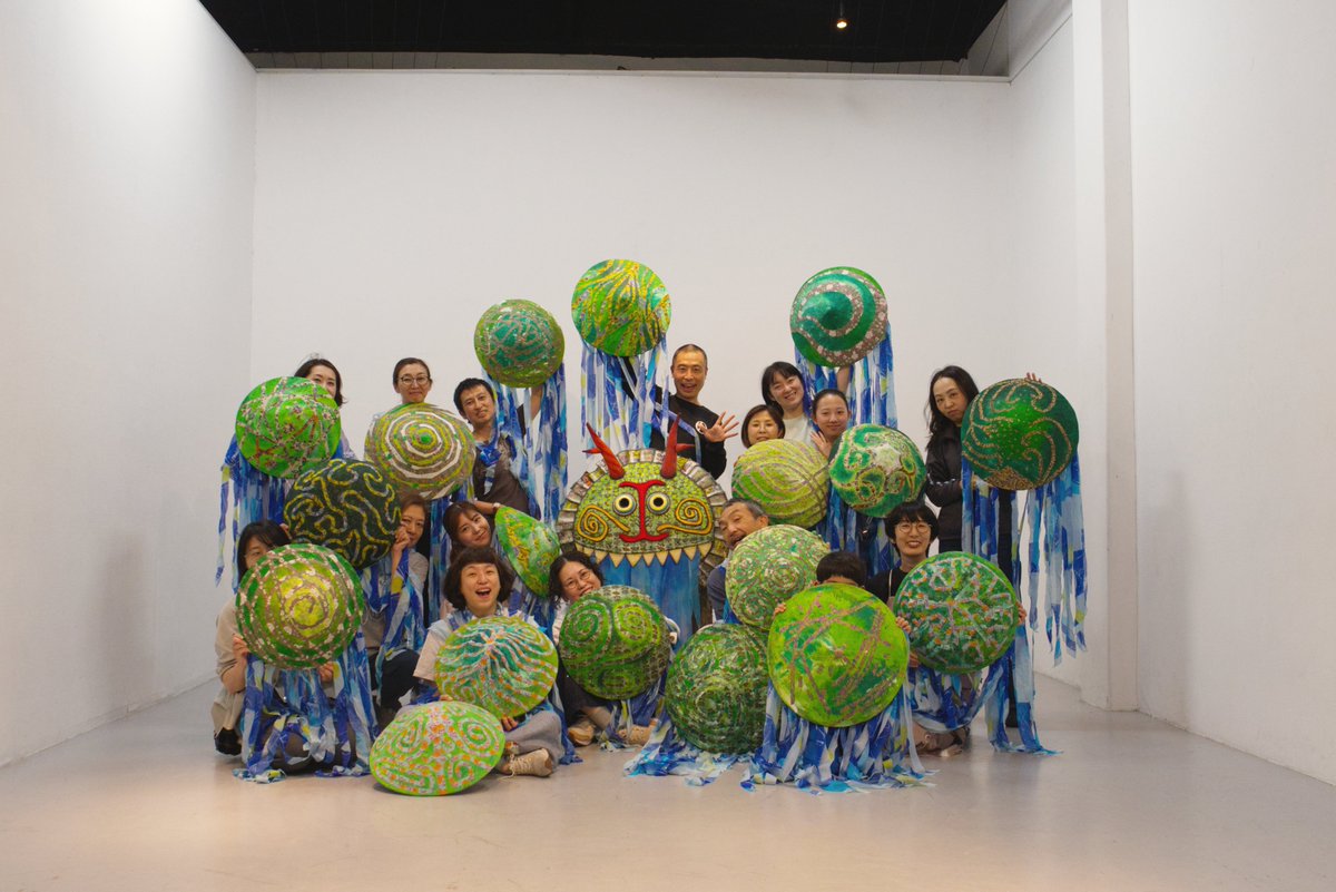 LANDFES's tweet photo. ふかがわオドリバ！
5/24は、EARTH+GALLERYにて
衣装家・西川千明さんによる、龍づくりのアートワークショップ🫧🐉
ご参加いただいた皆様、誠にありがとうございました🙏

来週 5/31は、水の神さまとともに、ダンスパレードが深川の街を行進します！
https://t.co/Eh4svi4ccB https://t.co/wv4Y1SGYN9
