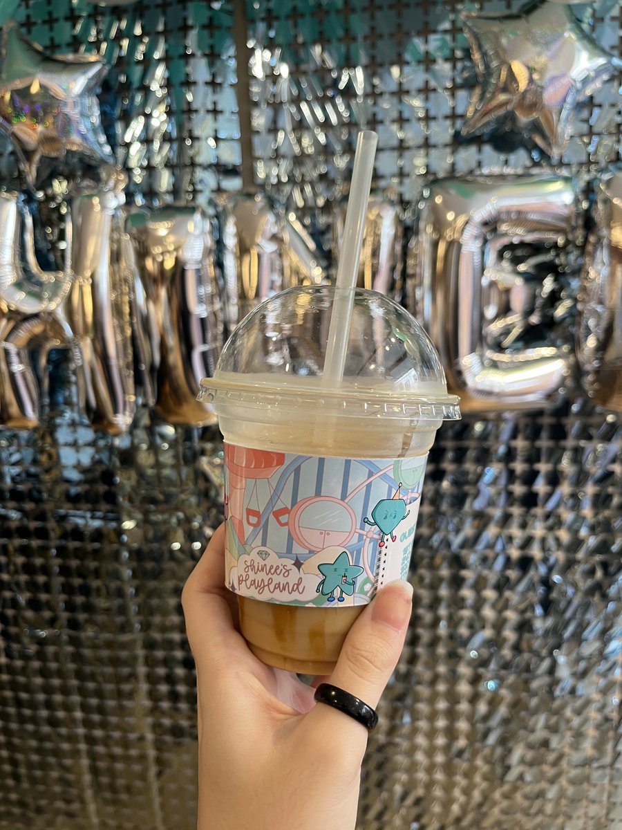 ninidtls's tweet photo. comemorando a maioridade do SHINee com @balletbearsprod !! 🩵🧸 #SHINeeDay https://t.co/SK2rxtQYOO