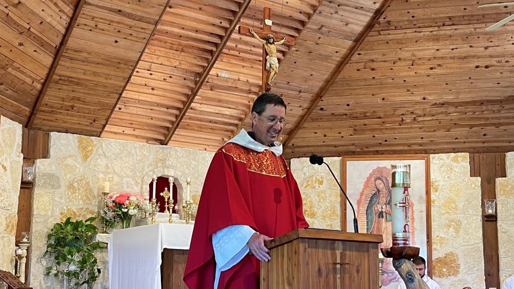 MDMFaith's tweet photo. Fr. John Mary's Homily - This poem of Saint John of the Cross expresses the mystical union of the soul with the Holy Spirit, who appeared as fire at Pentecost. This shows the path for the renewal of the Church.

https://t.co/S5krSWWoSC https://t.co/NJlGgz2BvW
