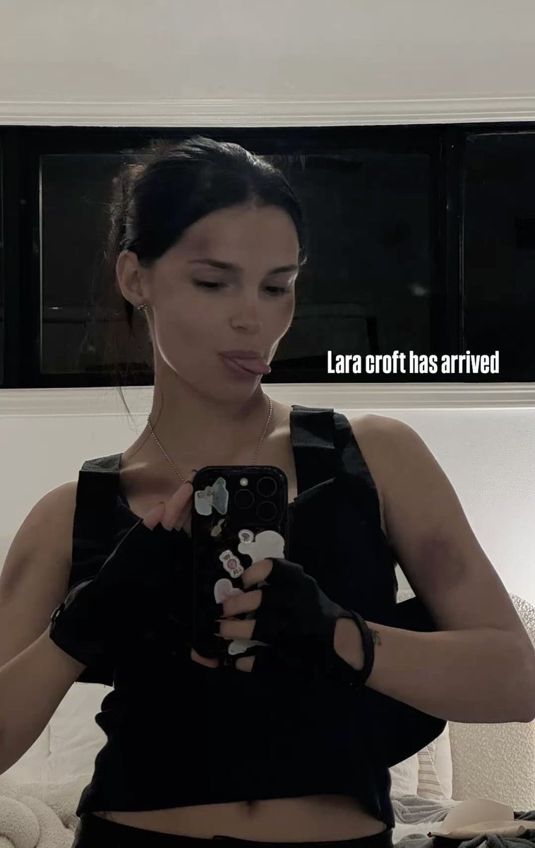lina tweet media