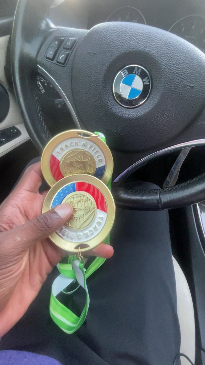 ToiArdoin's tweet photo. Szn opener for summer track and also tried some new events this week with no blocks 
🥇100m-10.56
🥇200m-21.57
400m- 50.04
Lj-21,5 https://t.co/bPEIGoH45l