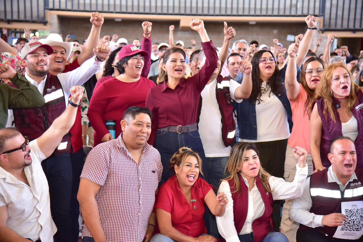LoreniaValles_'s tweet photo. ¡La fortaleza de @PartidoMorenaMx está en el territorio, la unidad y la organización!

Por ello, con orgullo acompañé la toma de protesta del Consejo Municipal de Hermosillo, que es resultado del trabajo de organización de los comités seccionales.

El segundo piso de la Cuarta Transformación continúa de la mano de la presidenta @Claudiashein, la presidenta de morena @A_MontielR y del gobernador @AlfonsoDurazo.