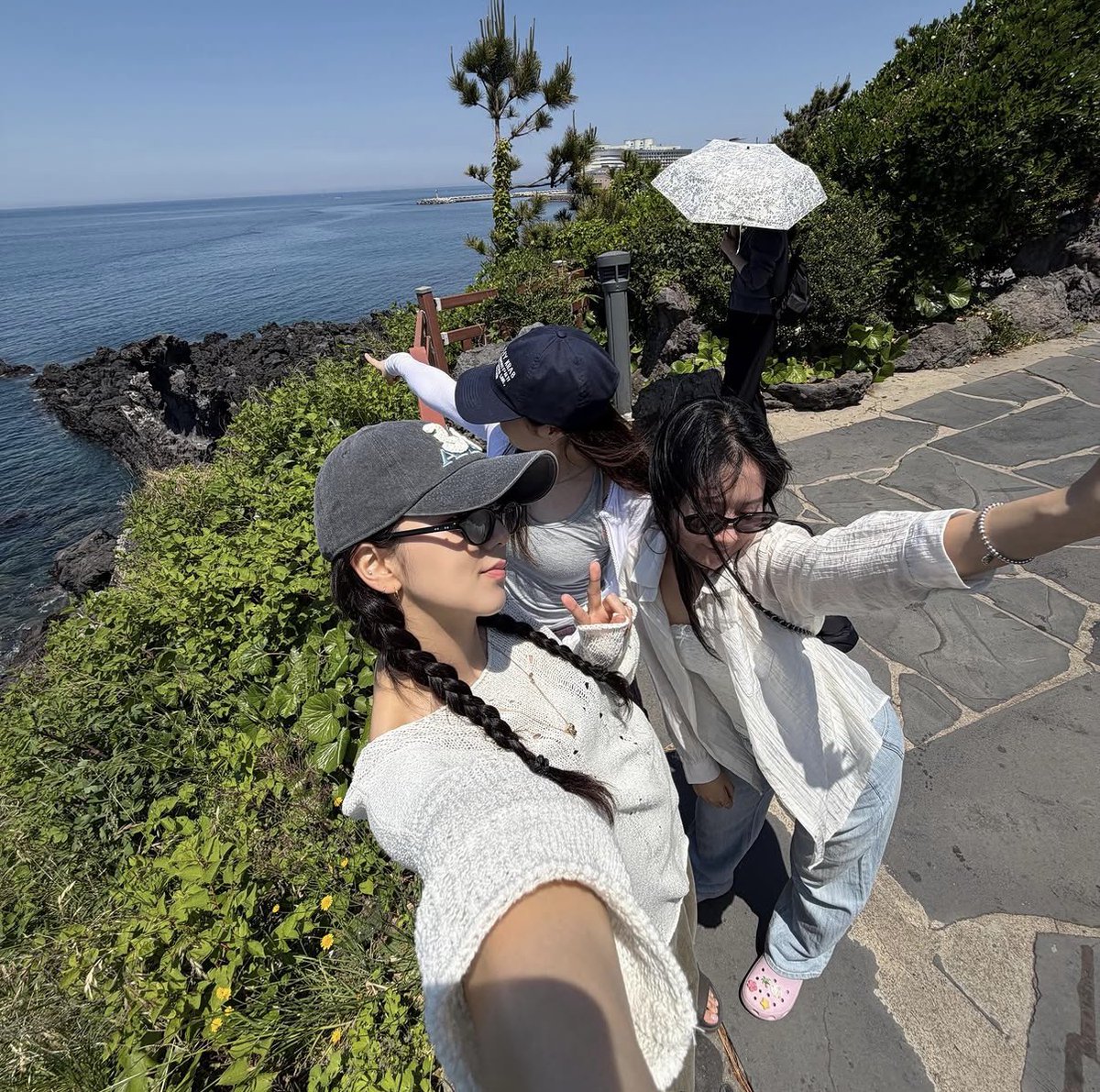 JUN tweet media