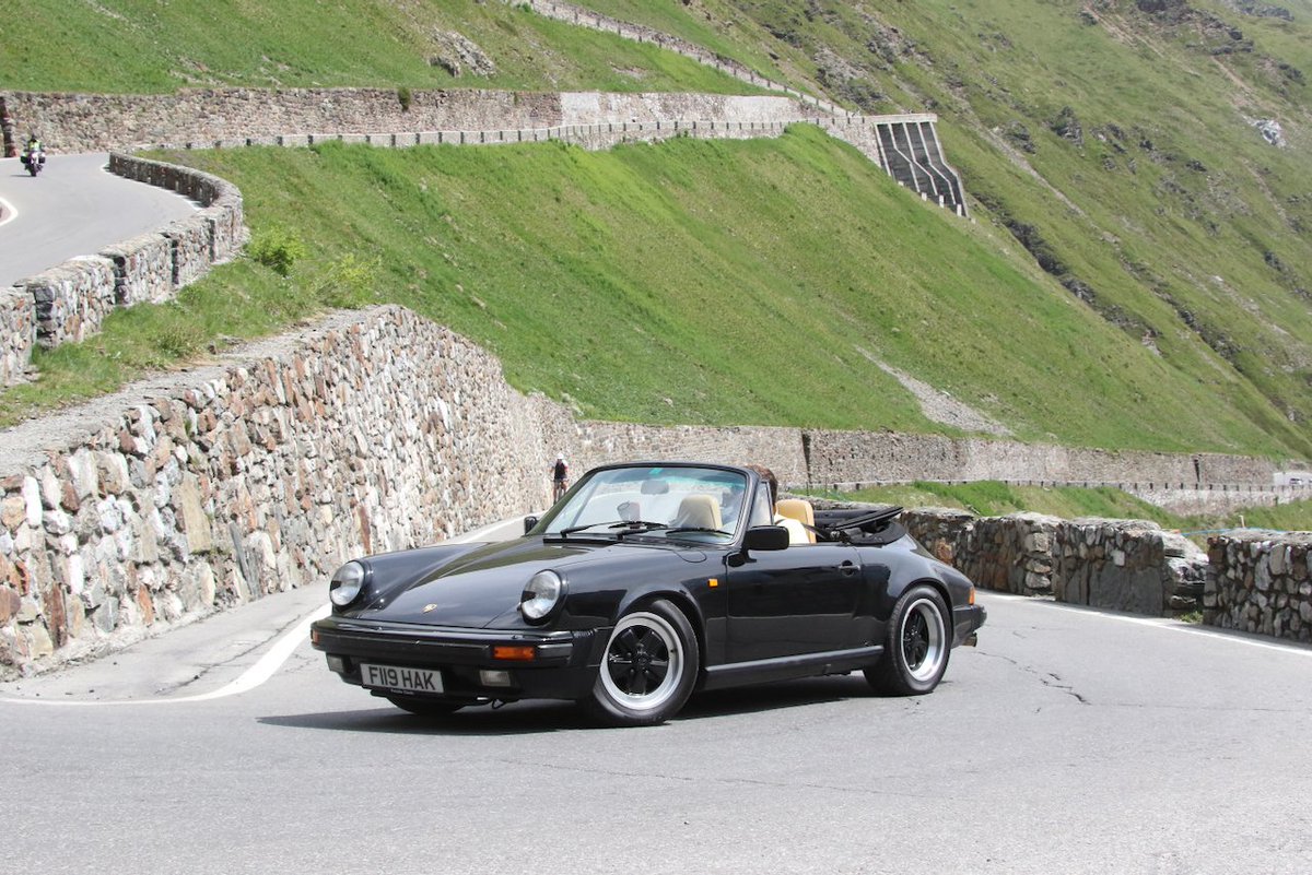 CountLuca's tweet photo. @hjwakerley My 1988 911 3.2 Cabrio.

No, it's not very good but it's just as I would have specified, I bought it from the first owner and I have had it almost 20 years.

5 mins after I bought it I got the call to say my father was (unexpectedly) in hospital.  That story didn't end as well. https://t.co/UciCVxqkH0