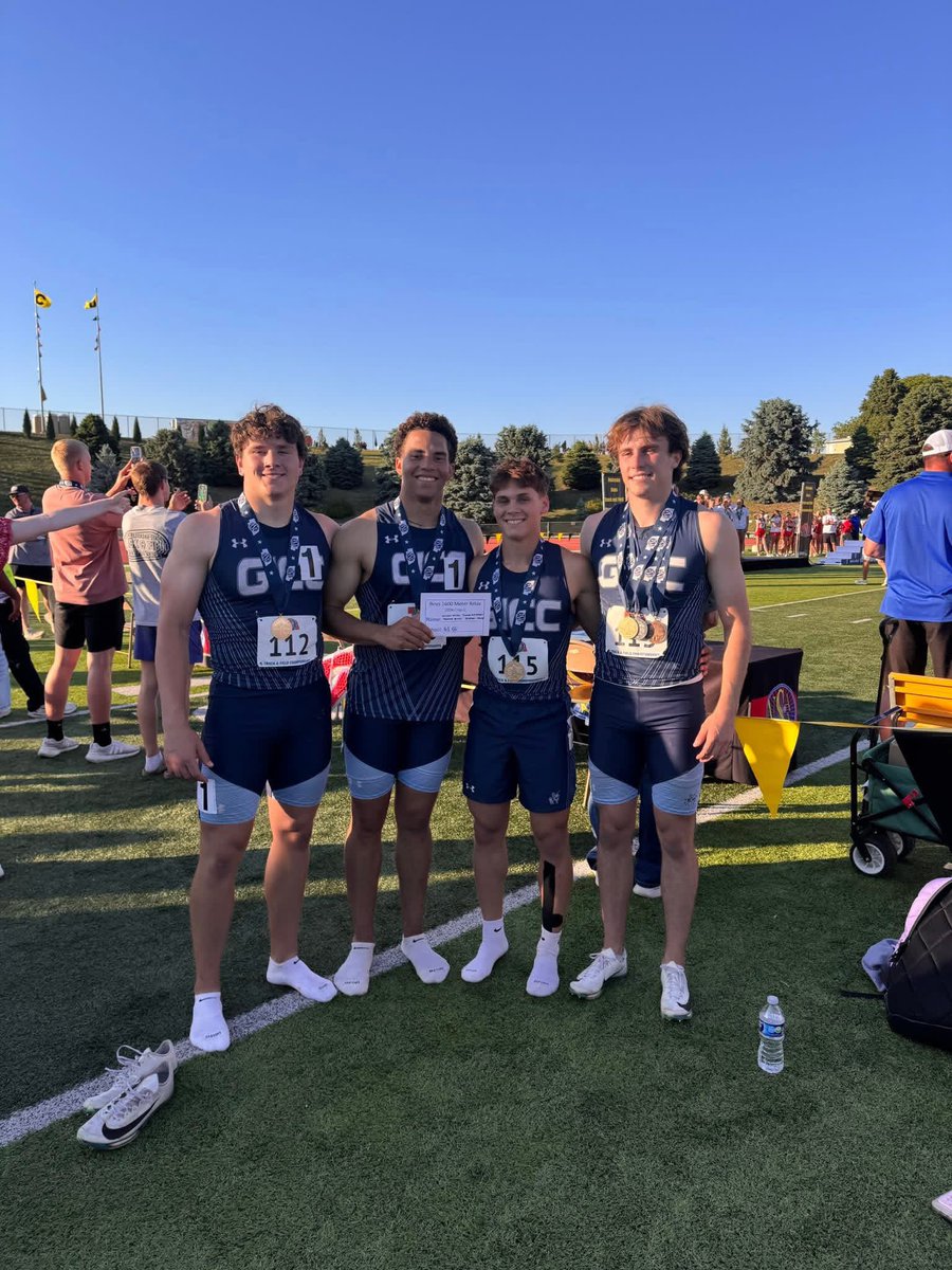 schneid09_t's tweet photo. Amazing track season couldn’t have asked for a better weekend!! 
State Class C meet 
400m - 50.17 5th place  
4x1 - 42.50 🥈2nd    First Leg
(School Record)
4x4 - 3:23.78 🥇1st    Second Leg
(School Record) 49.5 Split 
@oleballcoach1 @PrepRedzoneNE https://t.co/G0YcuP7tlm