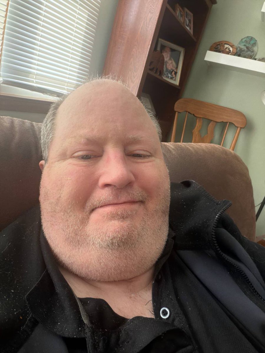 Johnlee tweet media