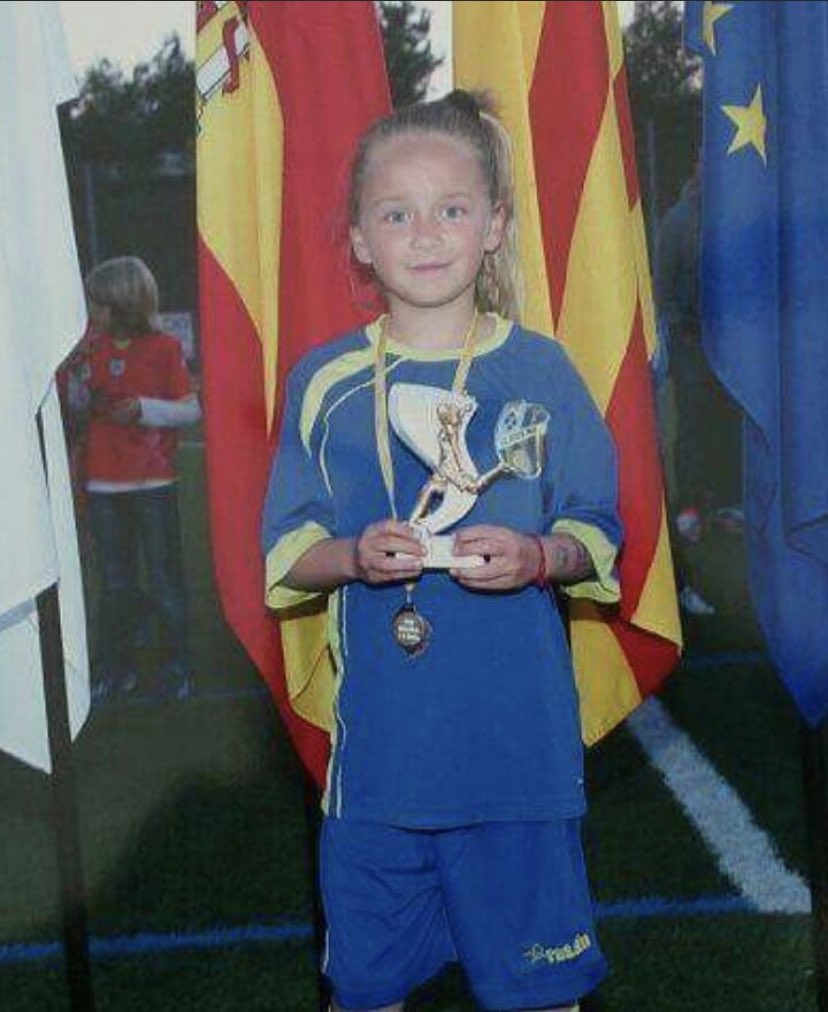 nattasuaarez's tweet photo. q sería mi vida sin el fútbol? https://t.co/NWgdhFGQXt