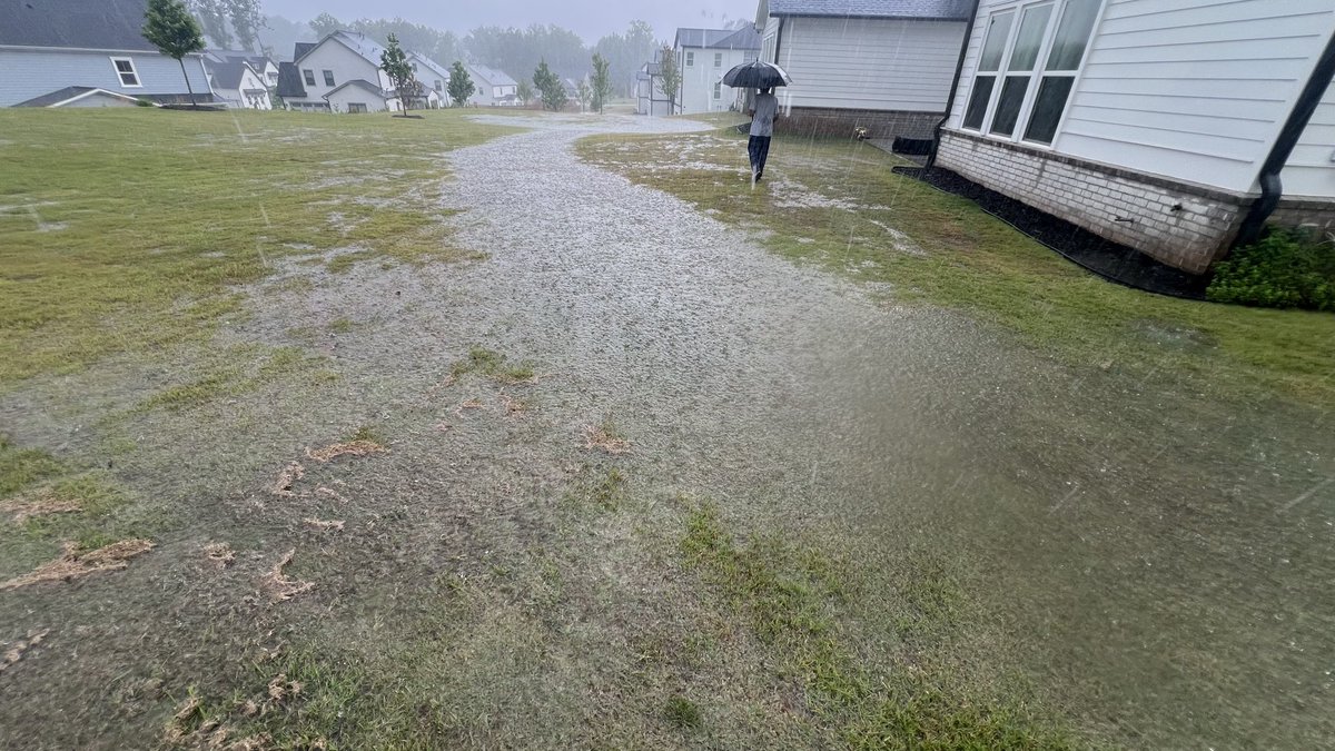vj_013's tweet photo. UPDATE: 12 months later, nothing has changed. @TollBrothers called this “perfect landscaping.” We call it erosion, standing water, and a deep swale draining the entire neighborhood through our yard. Still non-compliant. Still ignored. #TollBrothers #LuxuryLetdown #GeorgiaHousing https://t.co/Fru0dFWQps