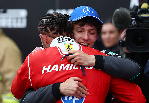 MercedesAMGF1BR's tweet photo. Fotos sinestésicas. https://t.co/hzUUBfc4gF