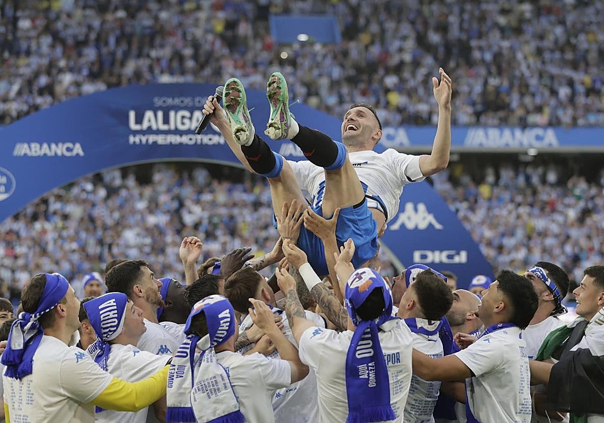 LauraBoado17's tweet photo. @LP10oficial este ascenso tamen é del #ONosoNeno https://t.co/JLArJXBWNw