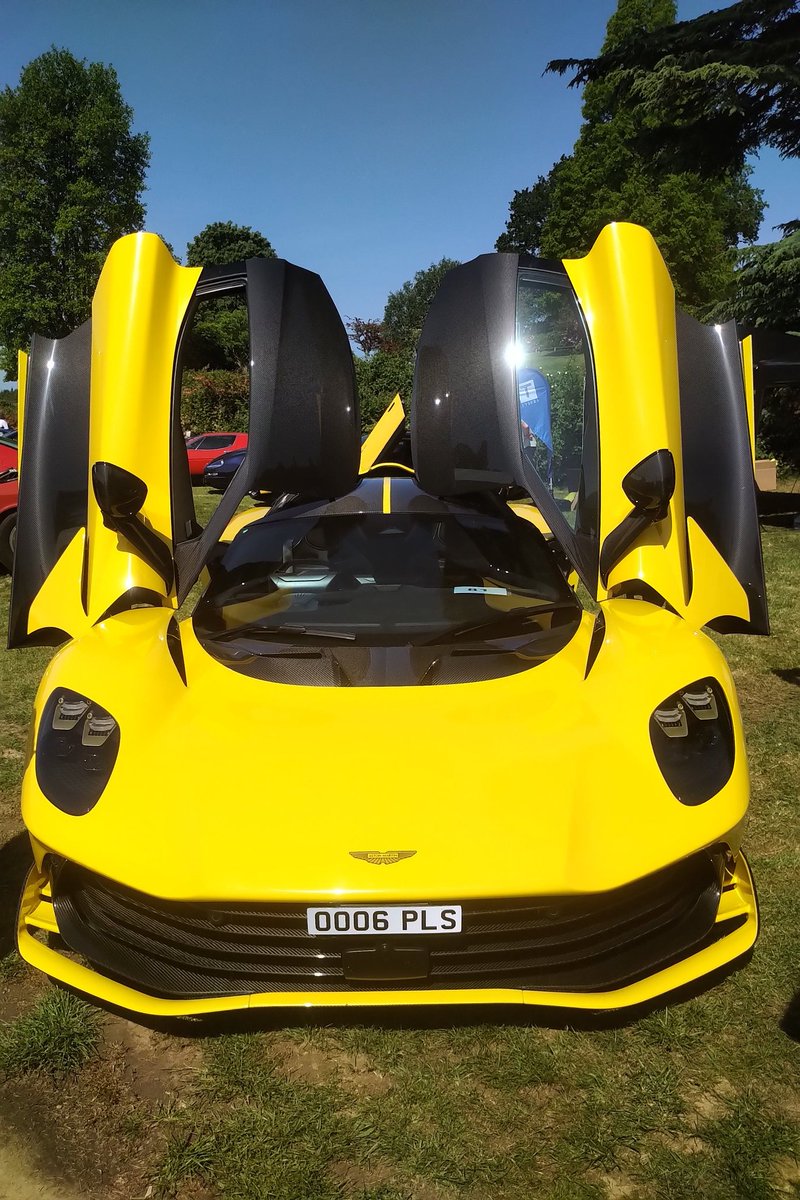 Cgarsltd's tweet photo. @thedriversunion concours at Worth school... amazing cars, weather and petrolheads 😎 https://t.co/GeHteaaZ2J