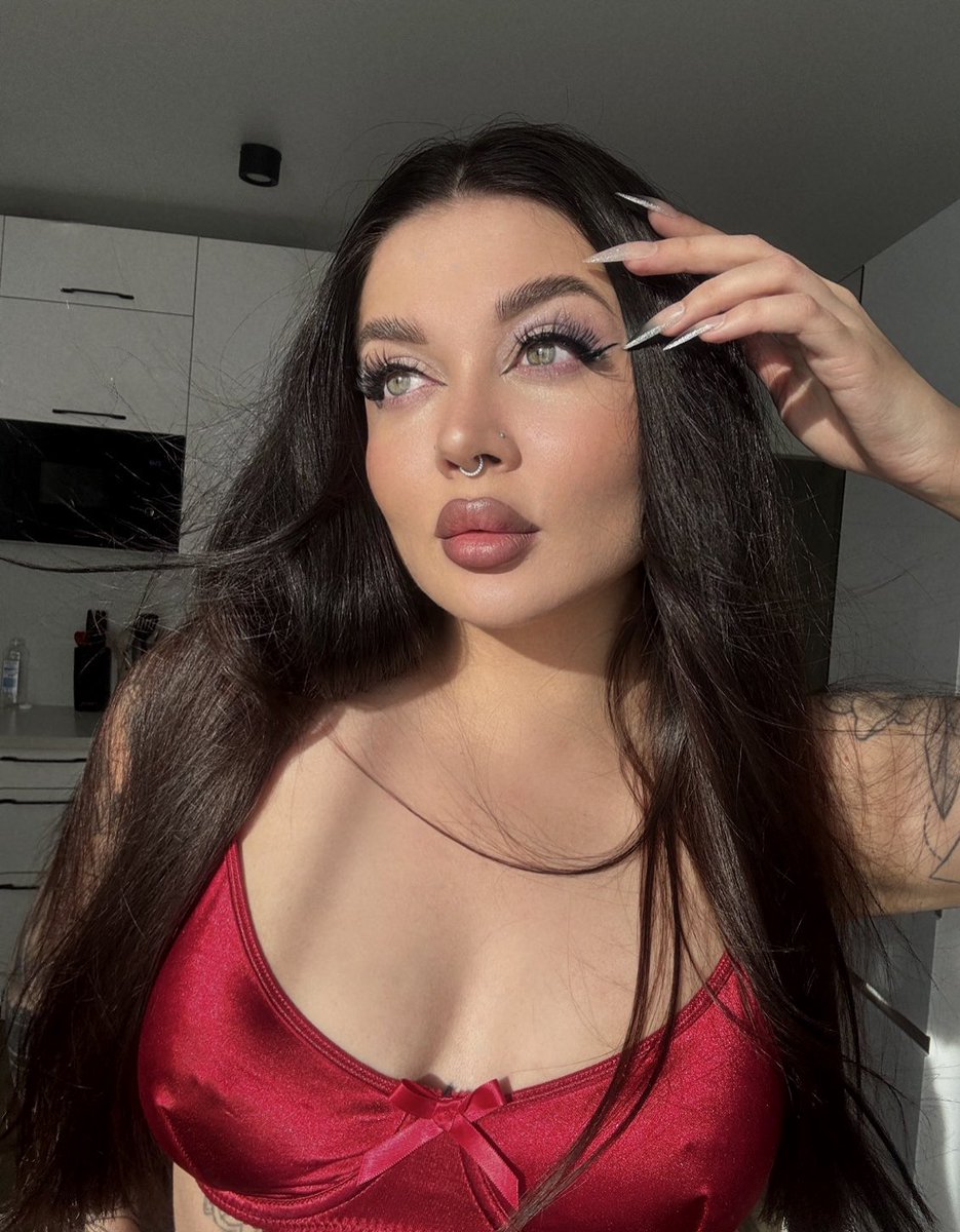 Broockelle6's tweet photo. Я снова в прайме ⭐️ https://t.co/y3NuT5xF7A