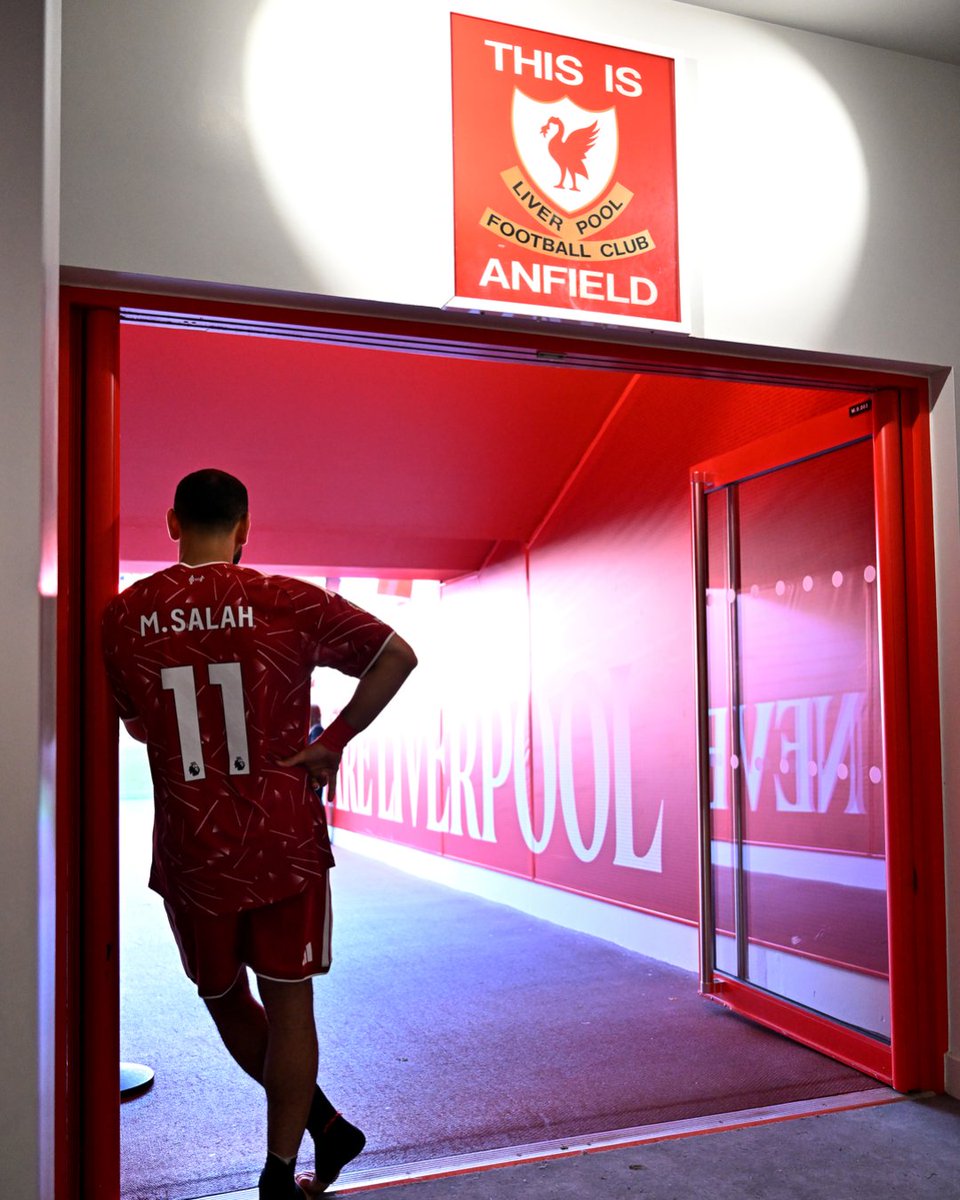 Premier League tweet media