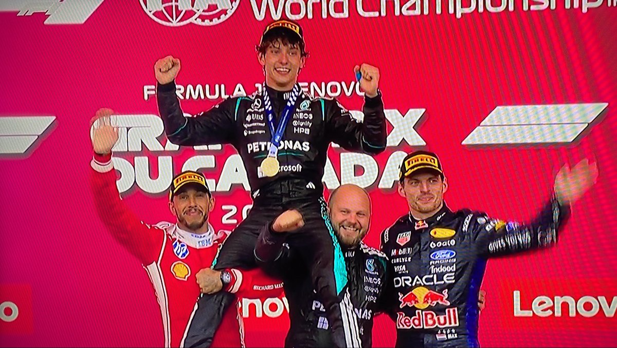 Alejo_Olave's tweet photo. Fotaza 

#Hamilton #Antonelli #Verstapen #F1 https://t.co/vVZaHUc6V7