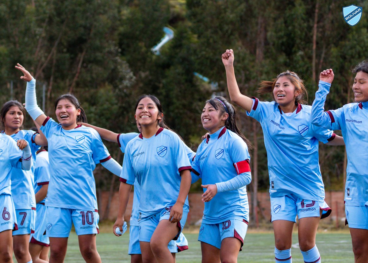 Bolivar_Oficial's tweet photo. ¡LAS DUEÑAS DE LA GLORIA SON CELESTES! 🏆🩵👑

Nuestras guerreras de la Sub-16 se consagraron campeonas del Torneo Ligas de Desarrollo tras vencer a The Strongest en una final llena de carácter, fútbol y corazón ⚔️🔥

Este equipo dejó todo en la cancha, defendió estos colores con orgullo y demostró que la grandeza de la Academia también se escribe en femenino 💪🏻🛡️✨

¡Felicitaciones, campeonas! La copa se queda en casa y el futuro del Club Bolívar brilla más fuerte que nunca 🏆🌟