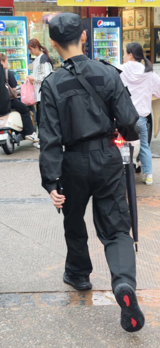 保安校服撸 tweet media
