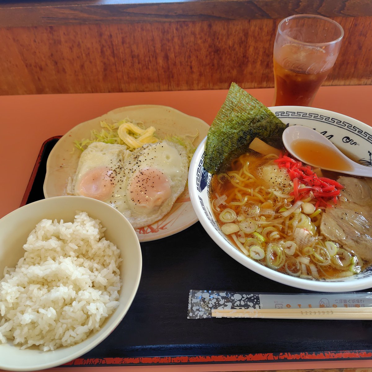 hide03_15 tweet media